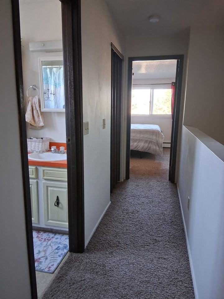 1833 41 St Se - Photo 6 of 9