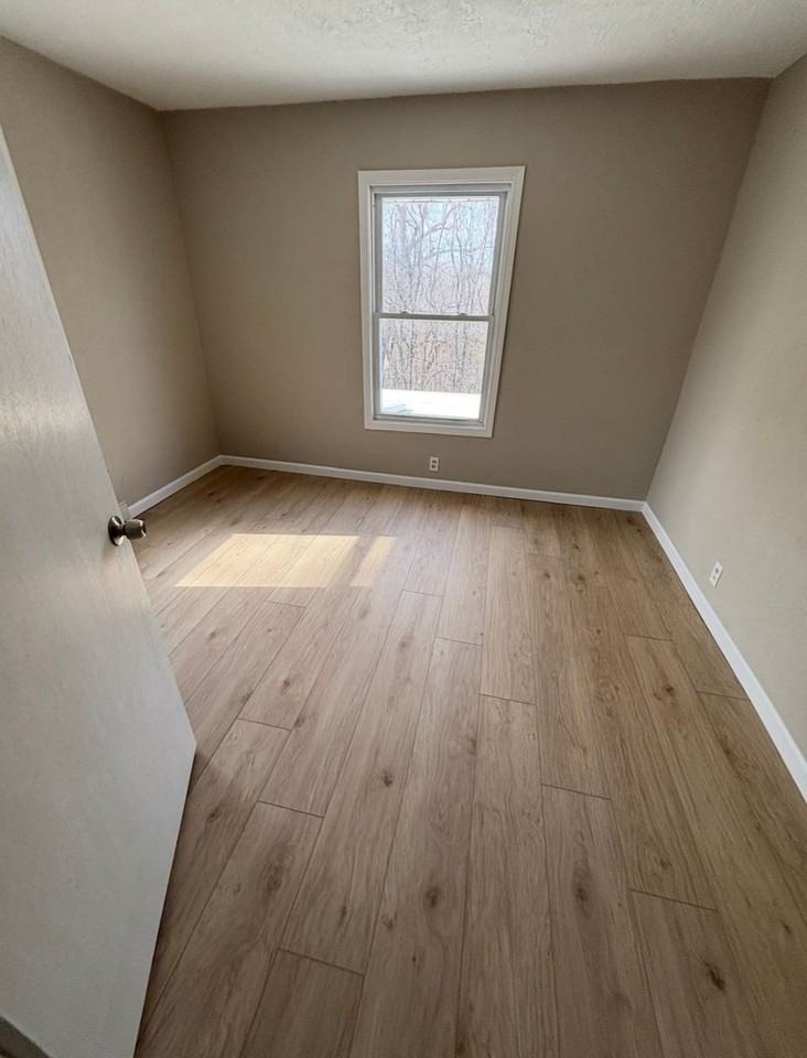 413 Paxton St - Photo 4 of 12