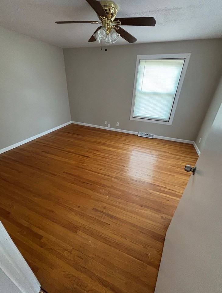 413 Paxton St - Photo 7 of 12