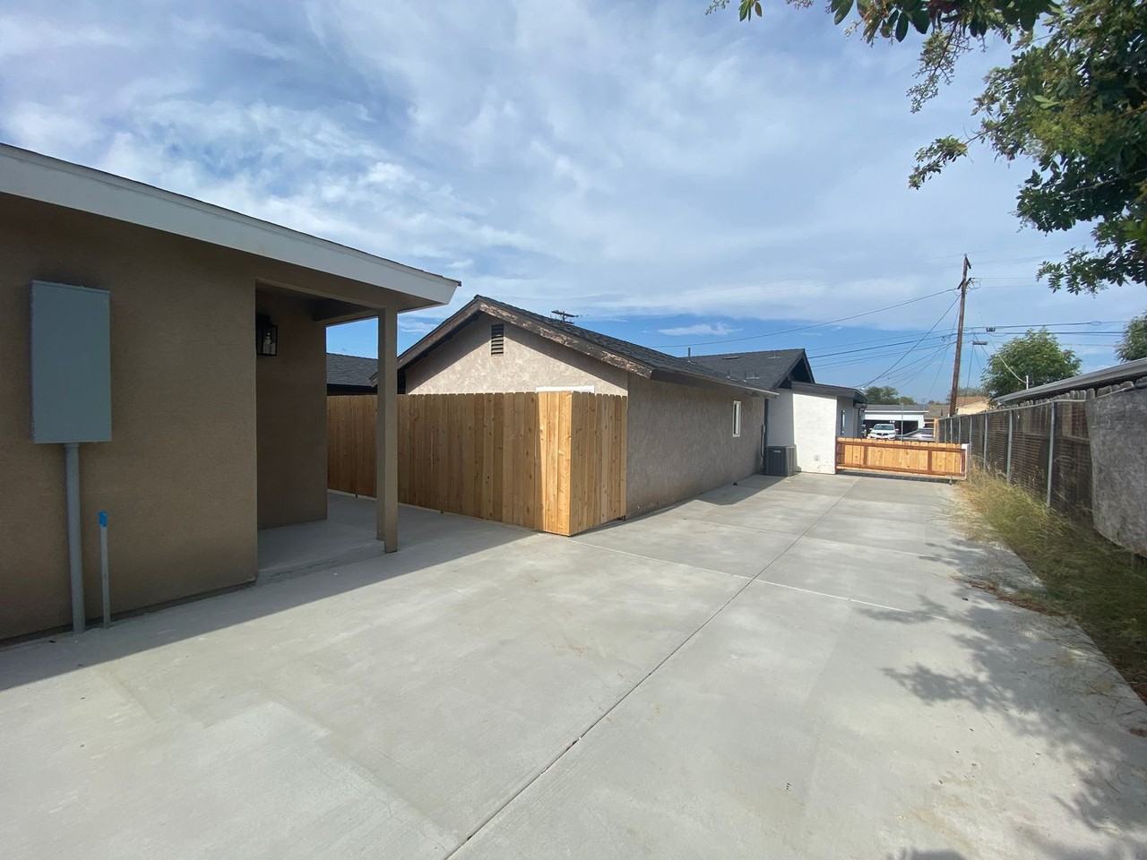 1112 Lemon Ave - Photo 3 of 22