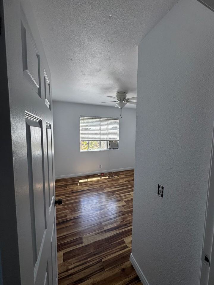 1577 Greencrest Ct - Photo 6 of 9