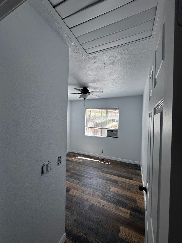 1577 Greencrest Ct - Photo 7 of 9