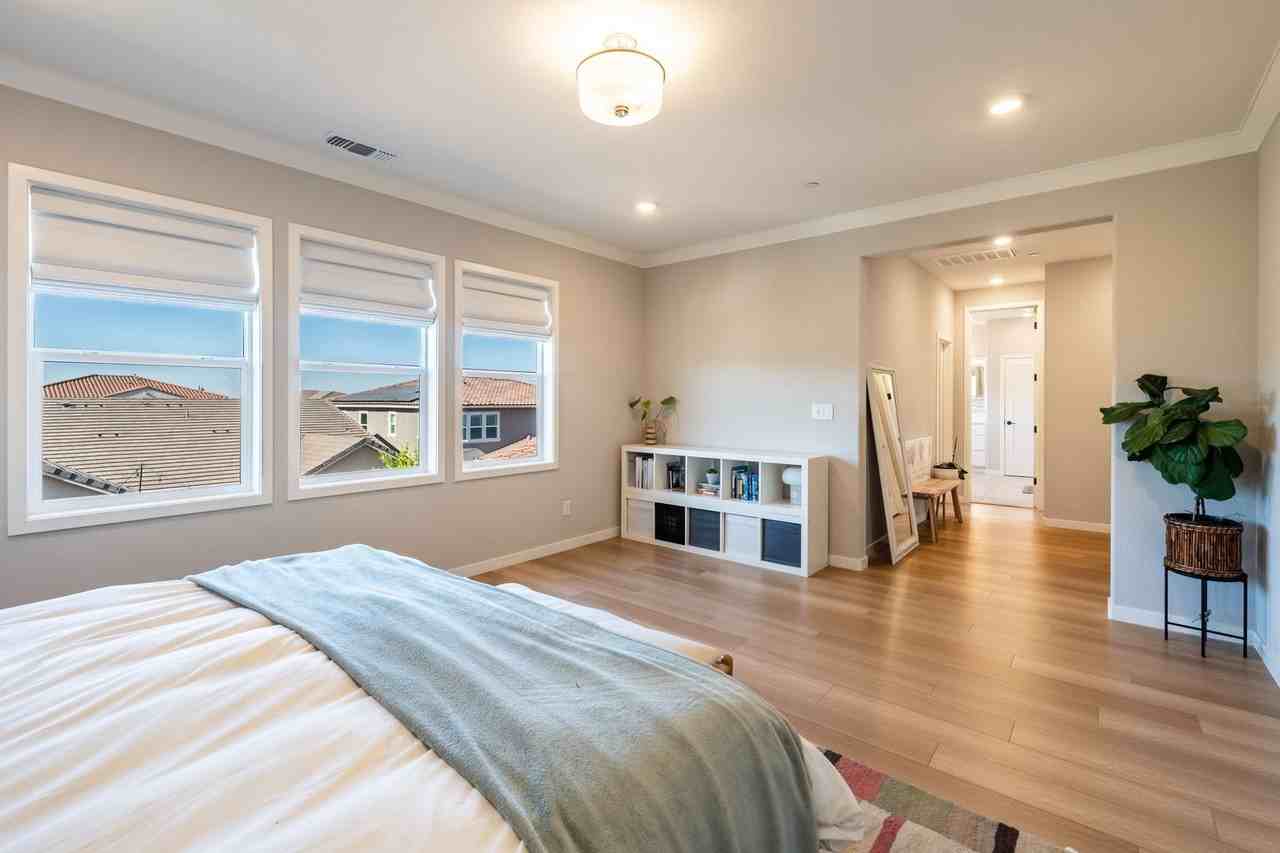 4623 Flagstaff Dr - Photo 4 of 50