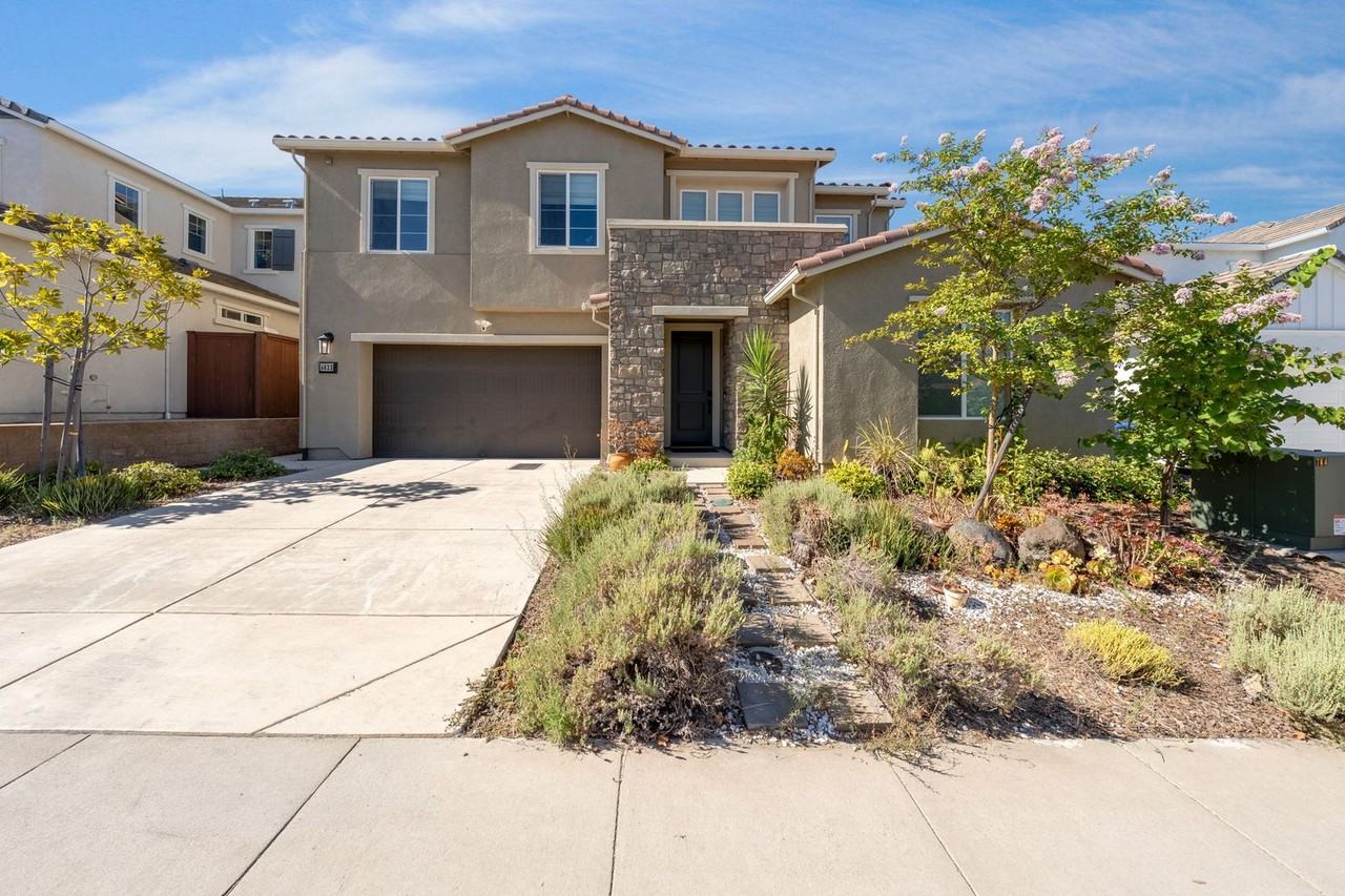 4623 Flagstaff Dr - Photo 6 of 50