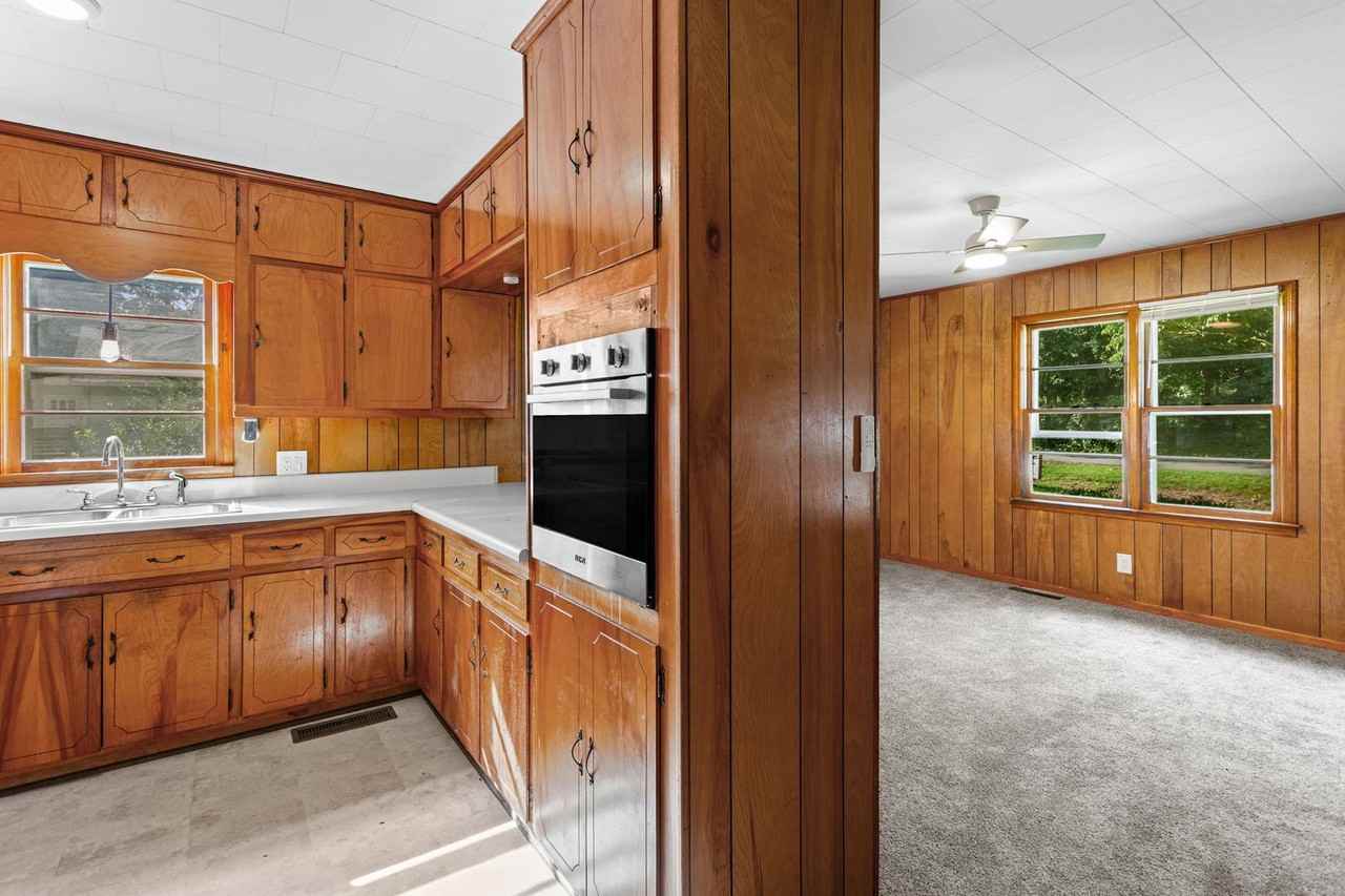 102 Pierce St - Photo 6 of 30