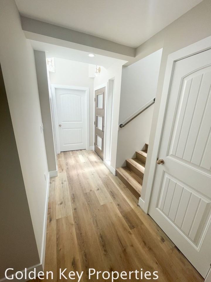 4864 Alondra Way - Photo 3 of 24