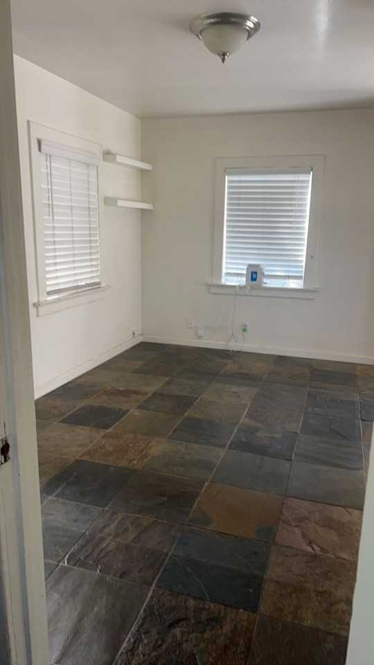 319 S Freeman St - Photo 6 of 15