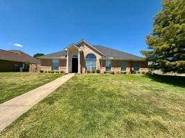 featured image of 2040 Yasmeen Cir