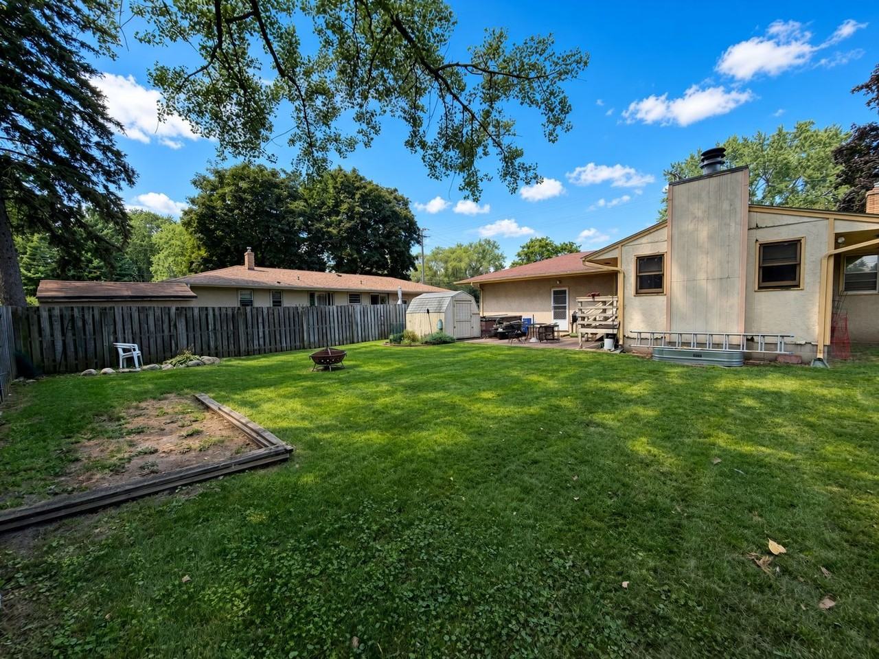 846 County Road B2 W - Photo 5 of 23
