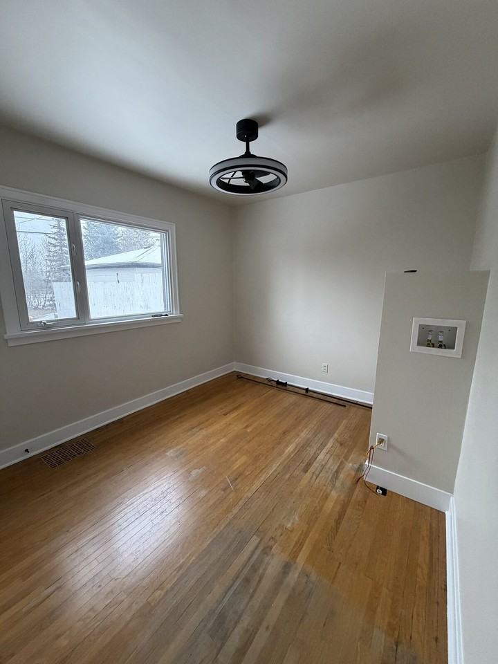 9619 99a St Nw - Photo 4 of 11