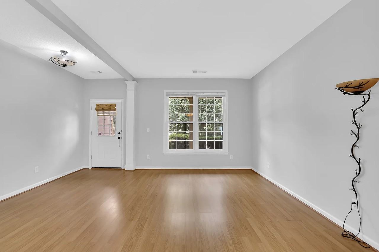 440 Chippenham Ct #NA - Photo 5 of 32