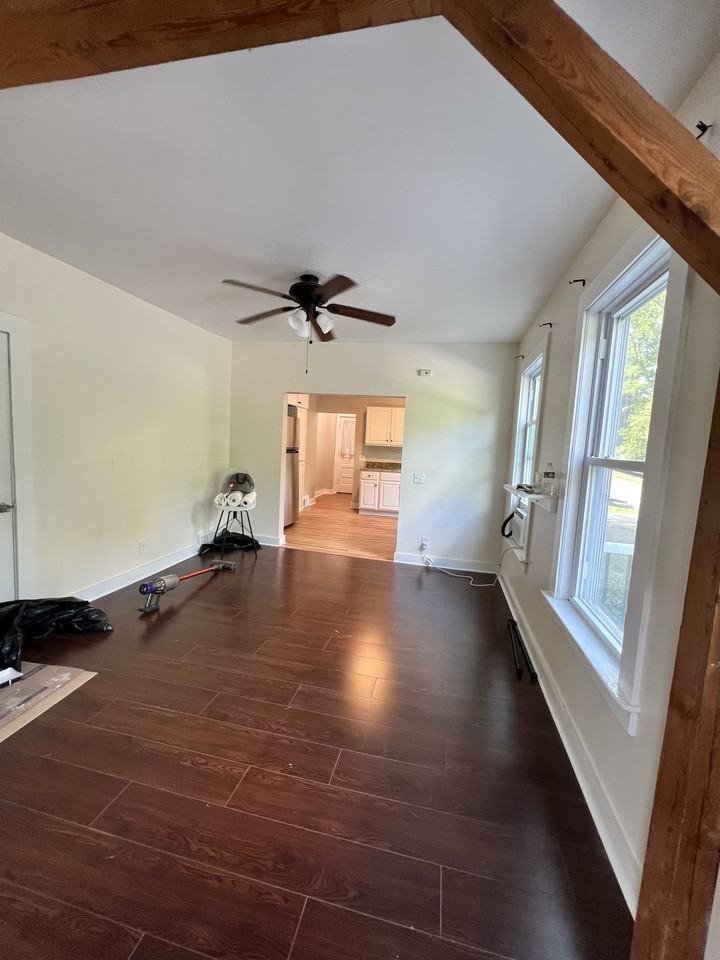 34 Maynard Ave #2 - Photo 4 of 17