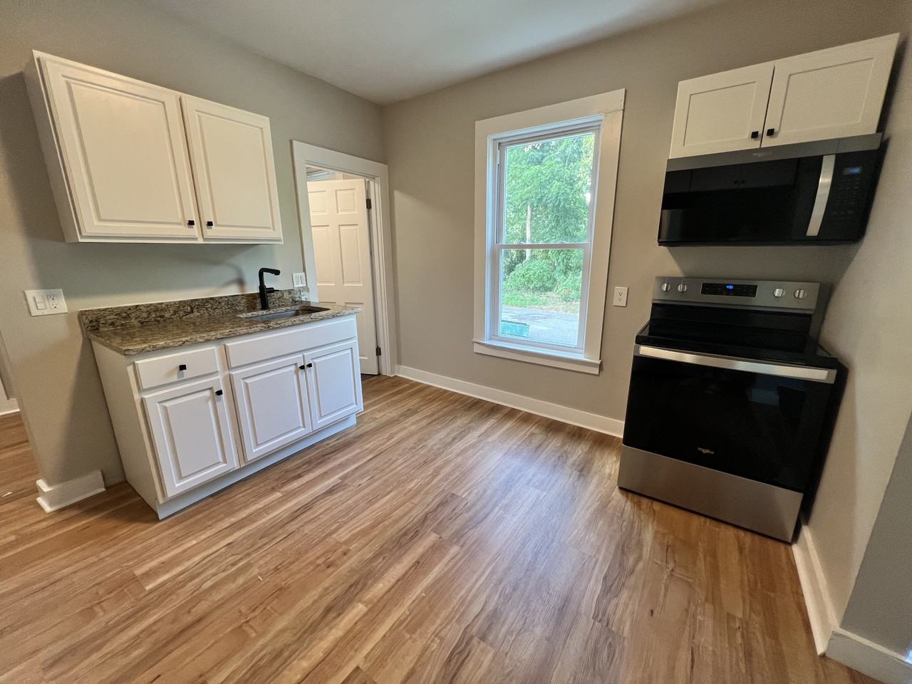 34 Maynard Ave #2 - Photo 6 of 17