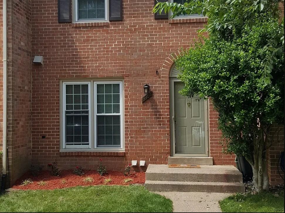 9960 Whitewater Dr #MAIN - Photo 2 of 8