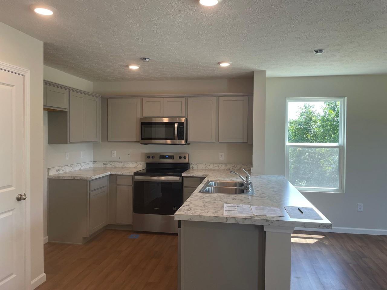 10323 Mae Ct #NA - Photo 4 of 12