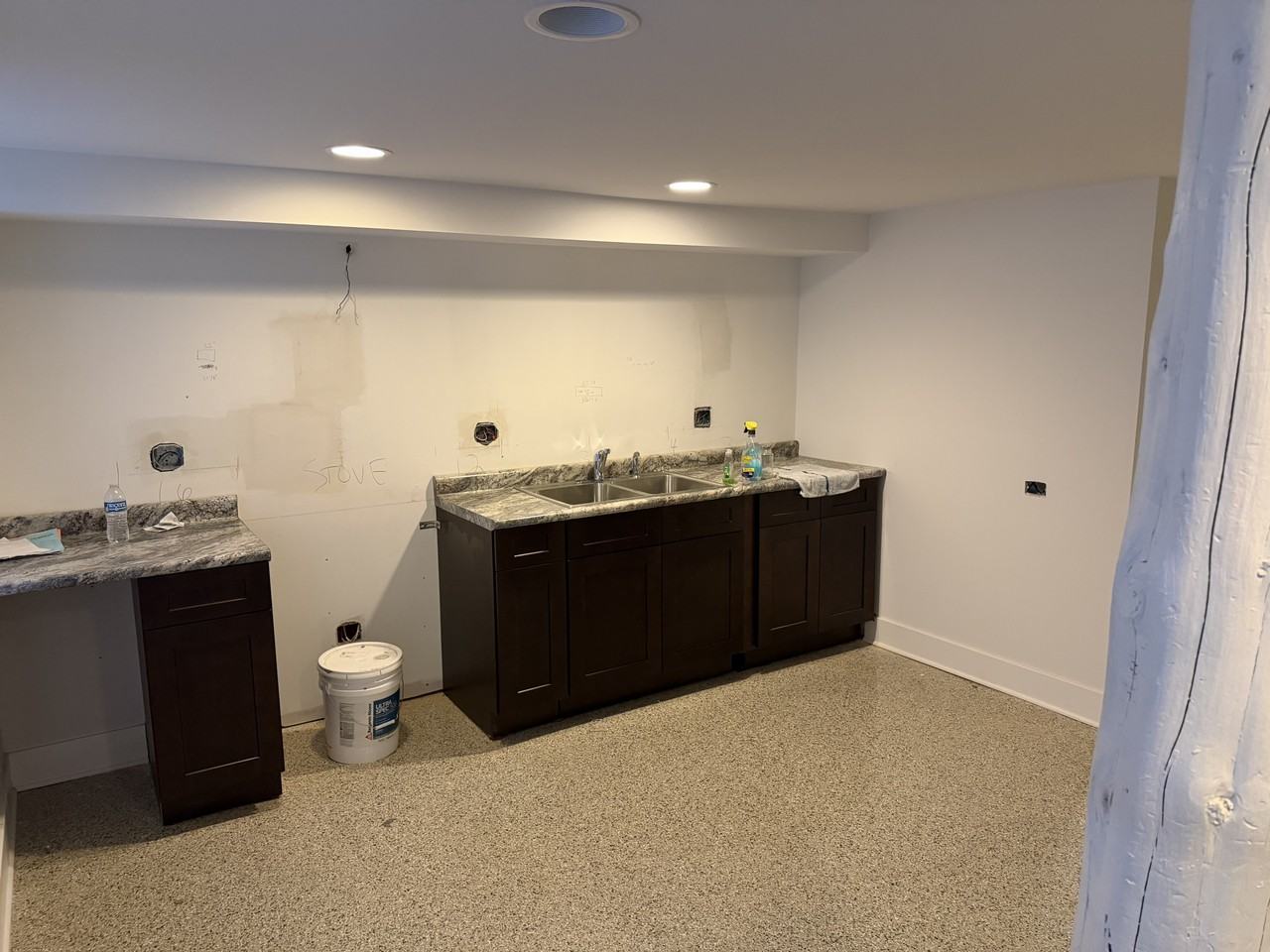 1147 W 17th St #B - Photo 4 of 12