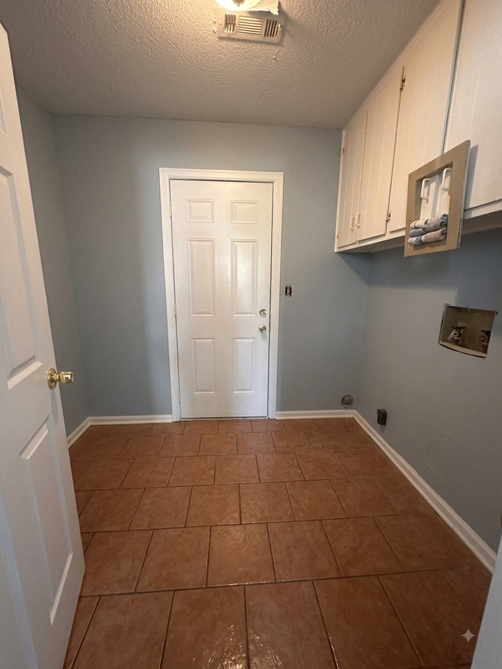 3252 Capwood Curv #NA - Photo 2 of 6