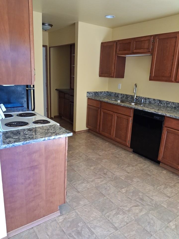 2106 216th Street Ct E - Photo 3 of 21