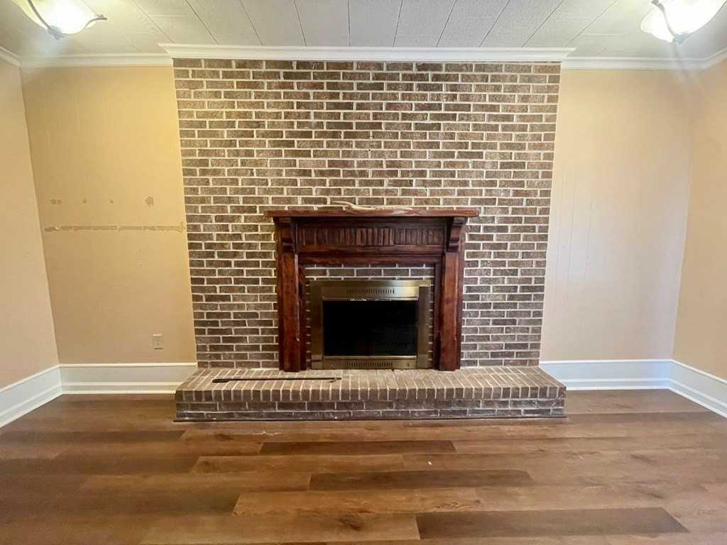 104 Lynn Cir - Photo 4 of 17