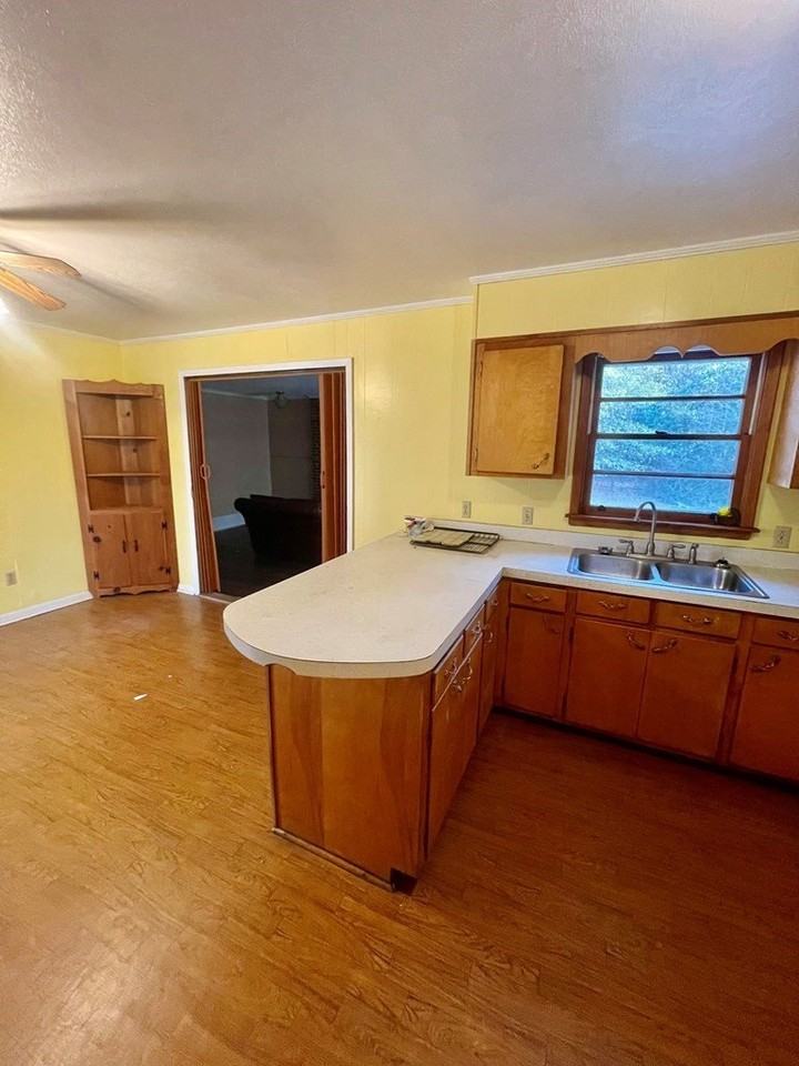 104 Lynn Cir - Photo 7 of 17