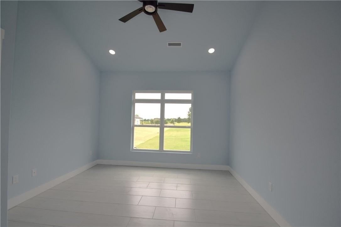550 Amethyst Rd - Photo 6 of 15