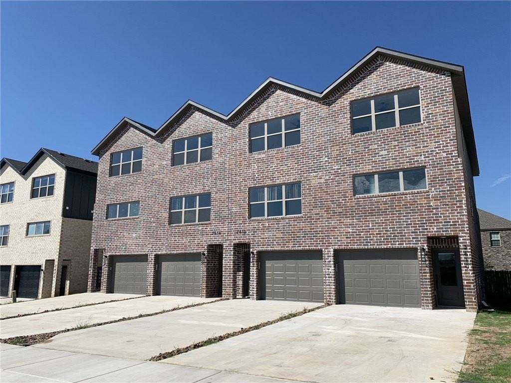 2616 Sw Livingston Sq - Photo 2 of 13