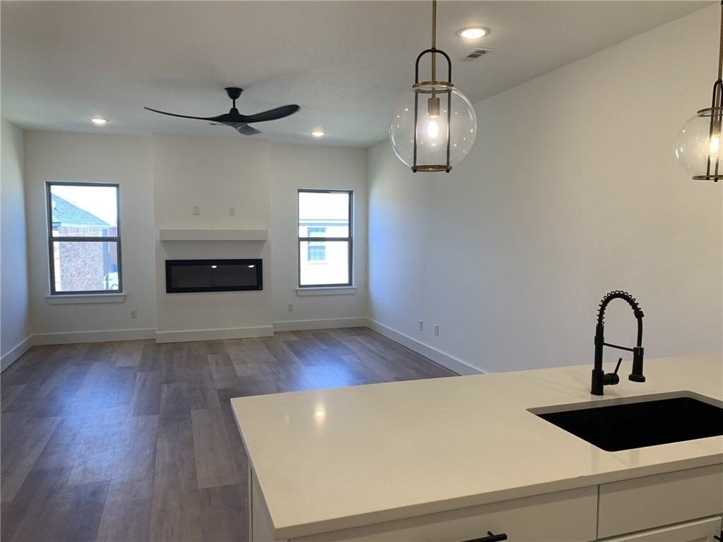 2616 Sw Livingston Sq - Photo 7 of 13