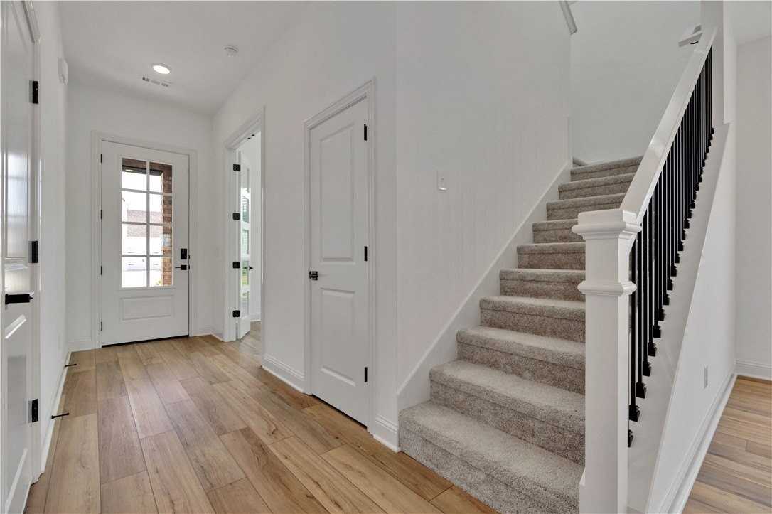 1422 Elijahs Dr - Photo 4 of 31