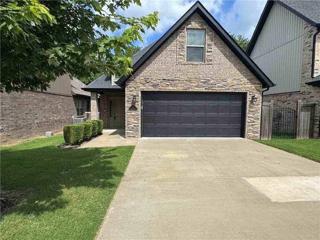 1802 Sw Riverstone Rd - Photo 2 of 40