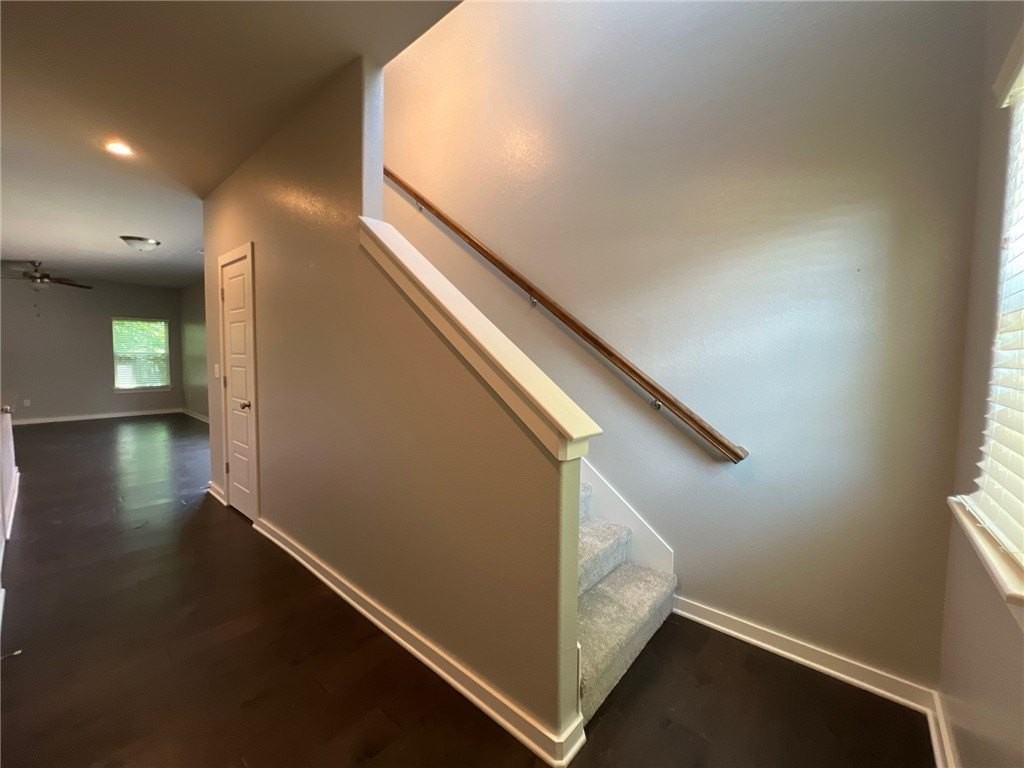 2415 Sw Arbor Rd - Photo 2 of 27