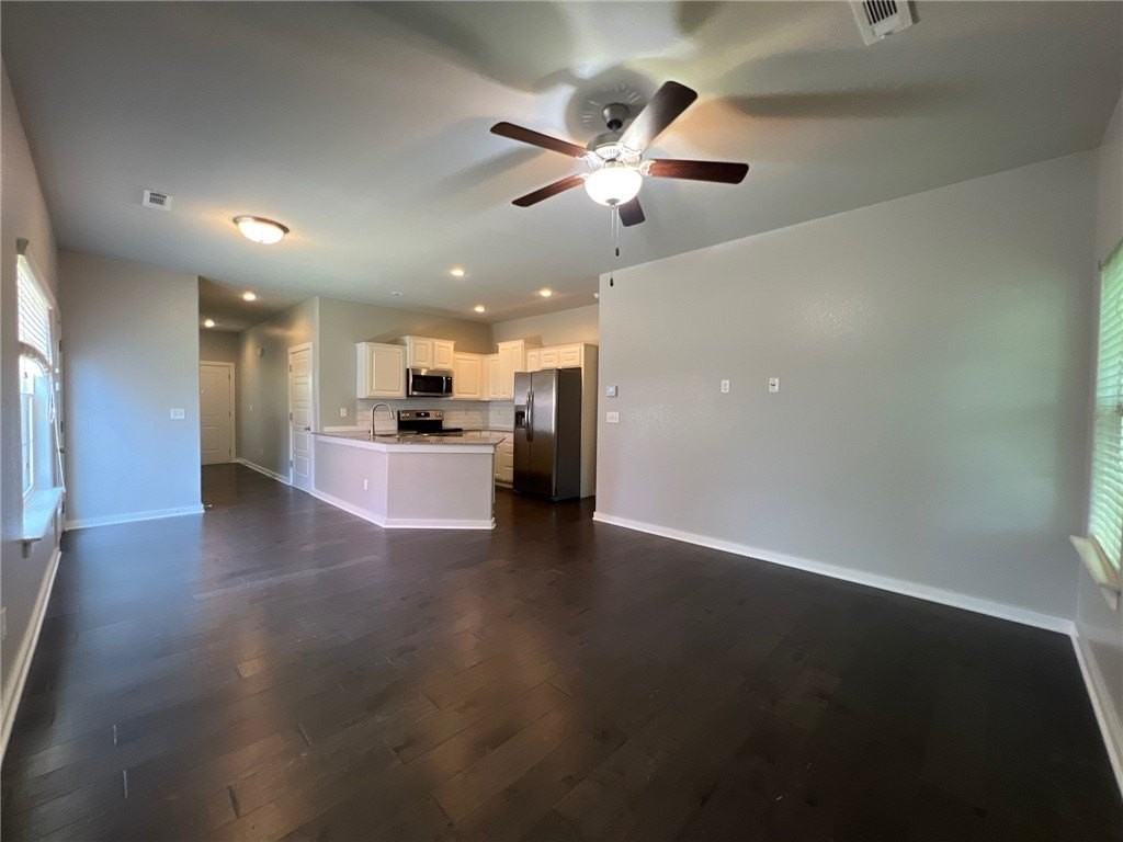 2415 Sw Arbor Rd - Photo 4 of 27