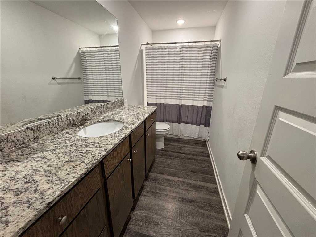 644 Hidden Springs Dr #2 - Photo 4 of 9