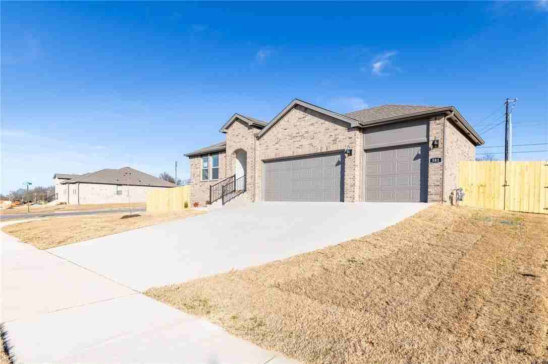 581 Crystal Dr - Photo 2 of 15