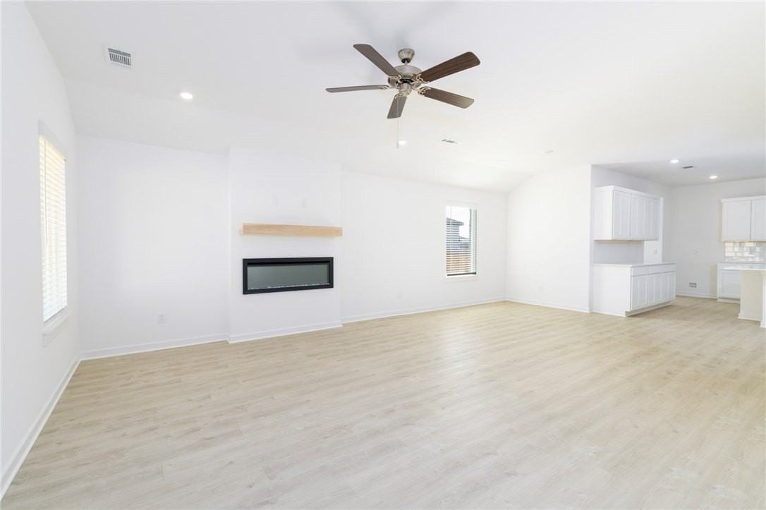 581 Crystal Dr - Photo 6 of 15