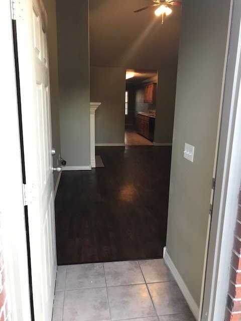 884 Oakwood Ct - Photo 2 of 18