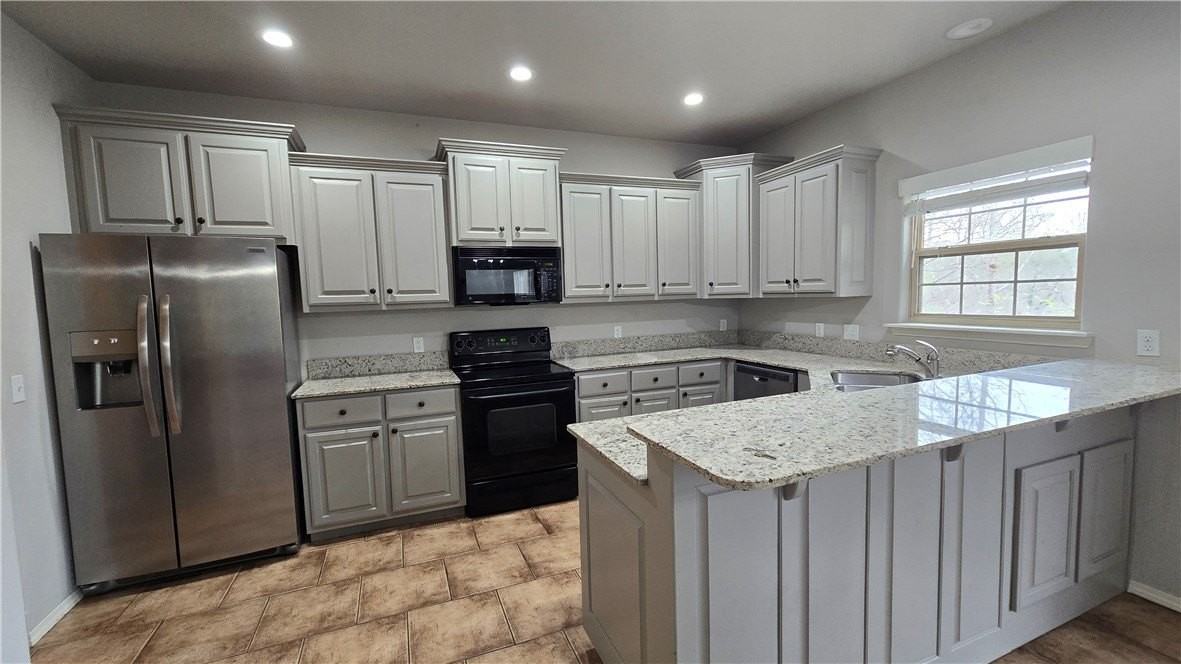 36 Westbury Dr - Photo 3 of 10