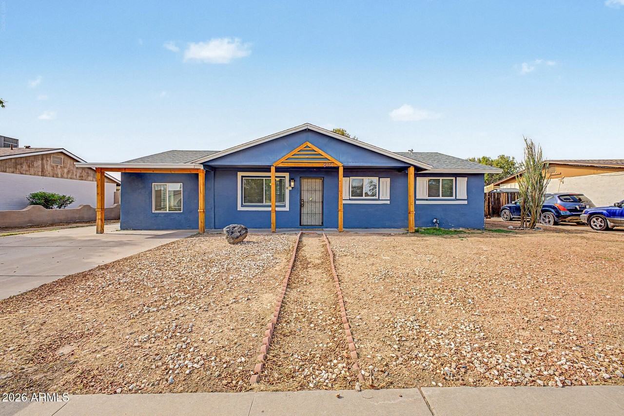 6944 W Solano Dr N