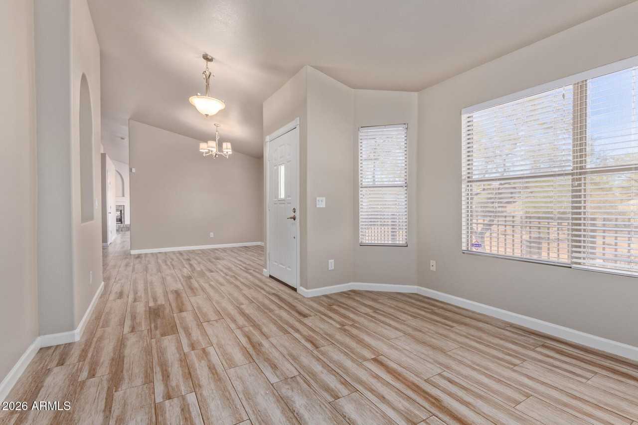 4607 E Abraham Ln - Photo 3 of 22