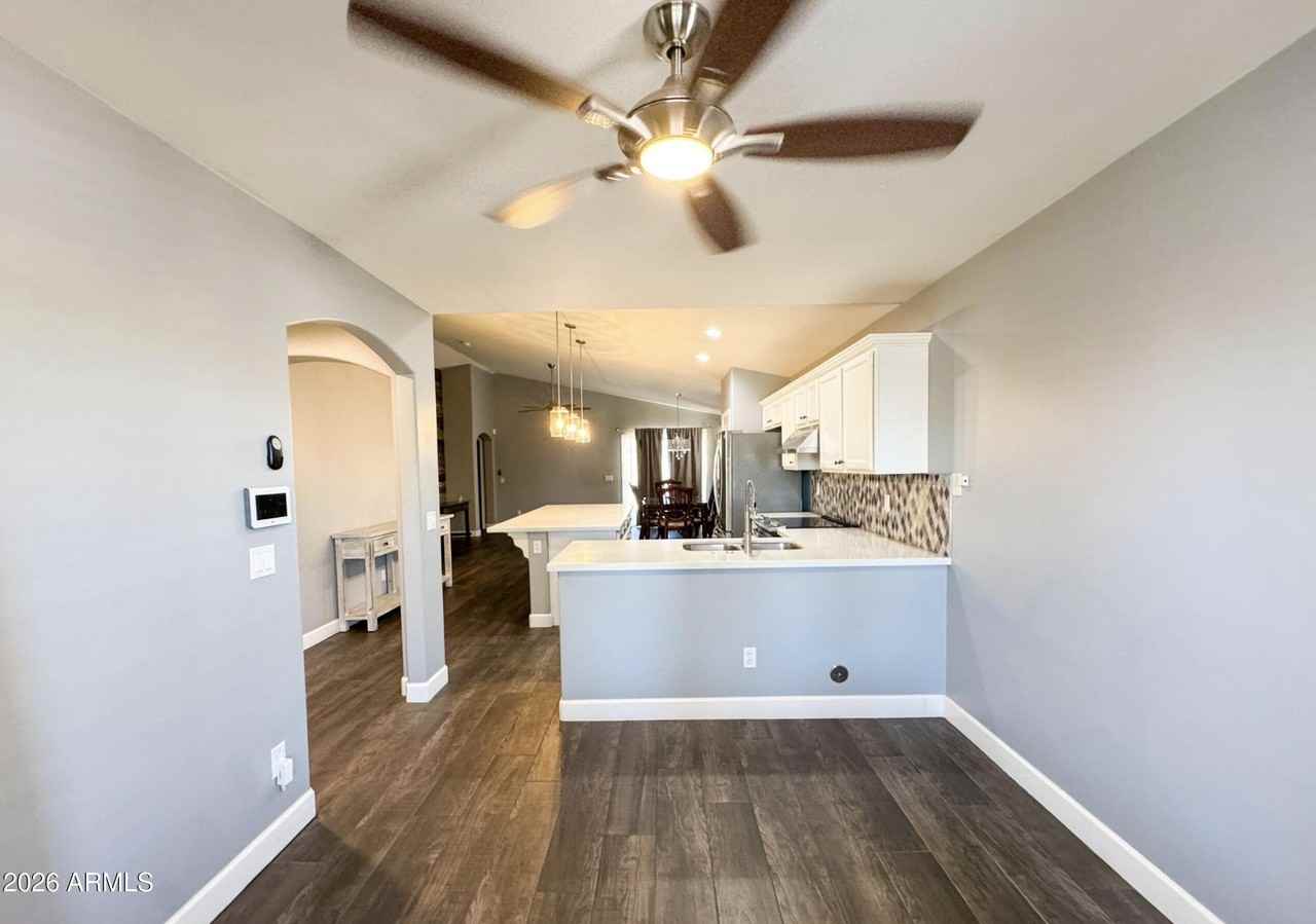 6620 W Watkins St - Photo 6 of 27