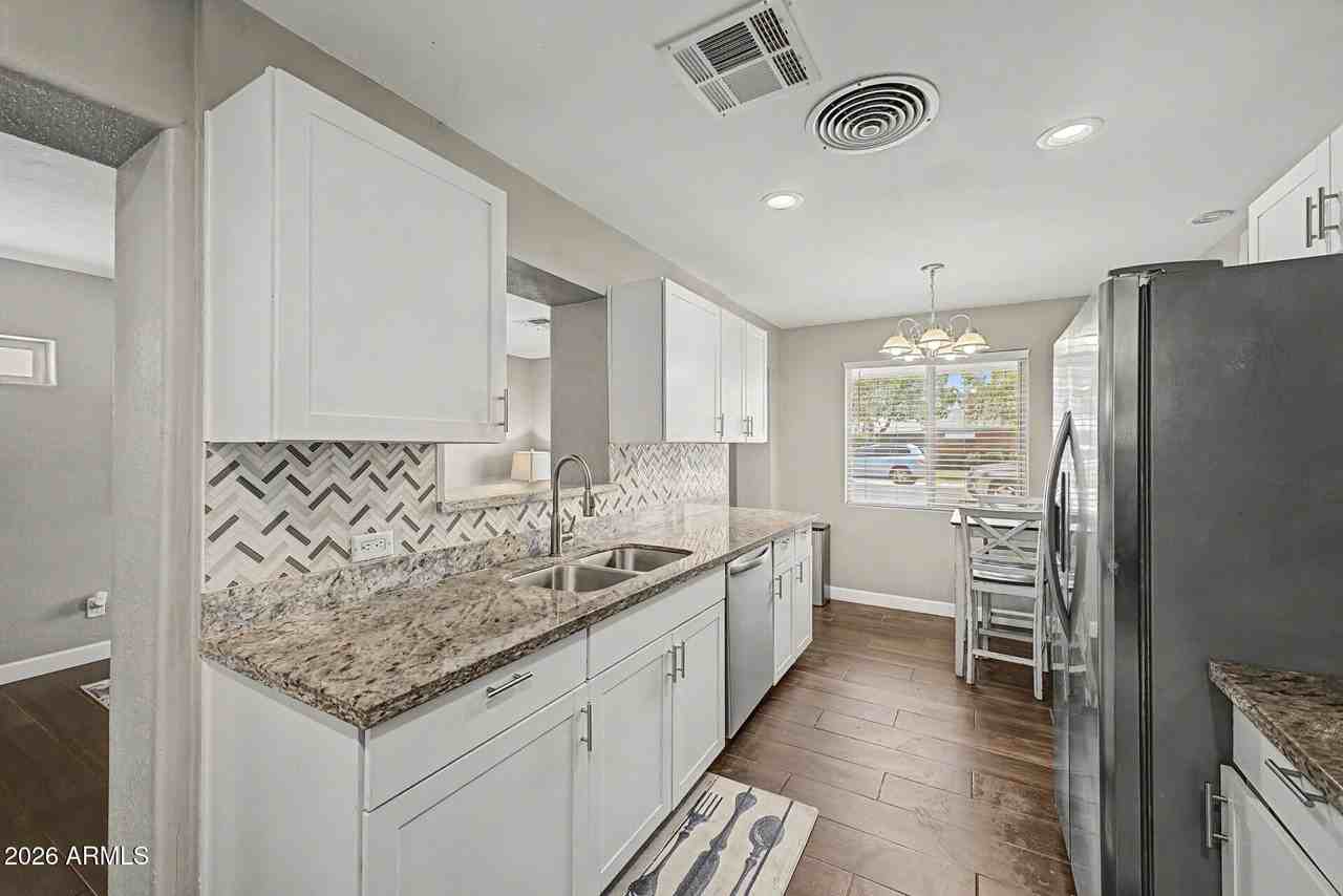 2344 W Mitchell Dr - Photo 6 of 21