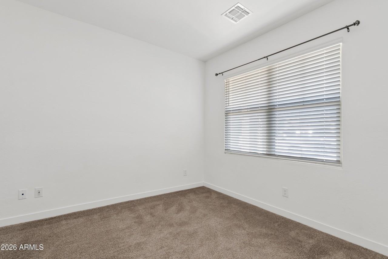 4658 S Vapor - Photo 2 of 42