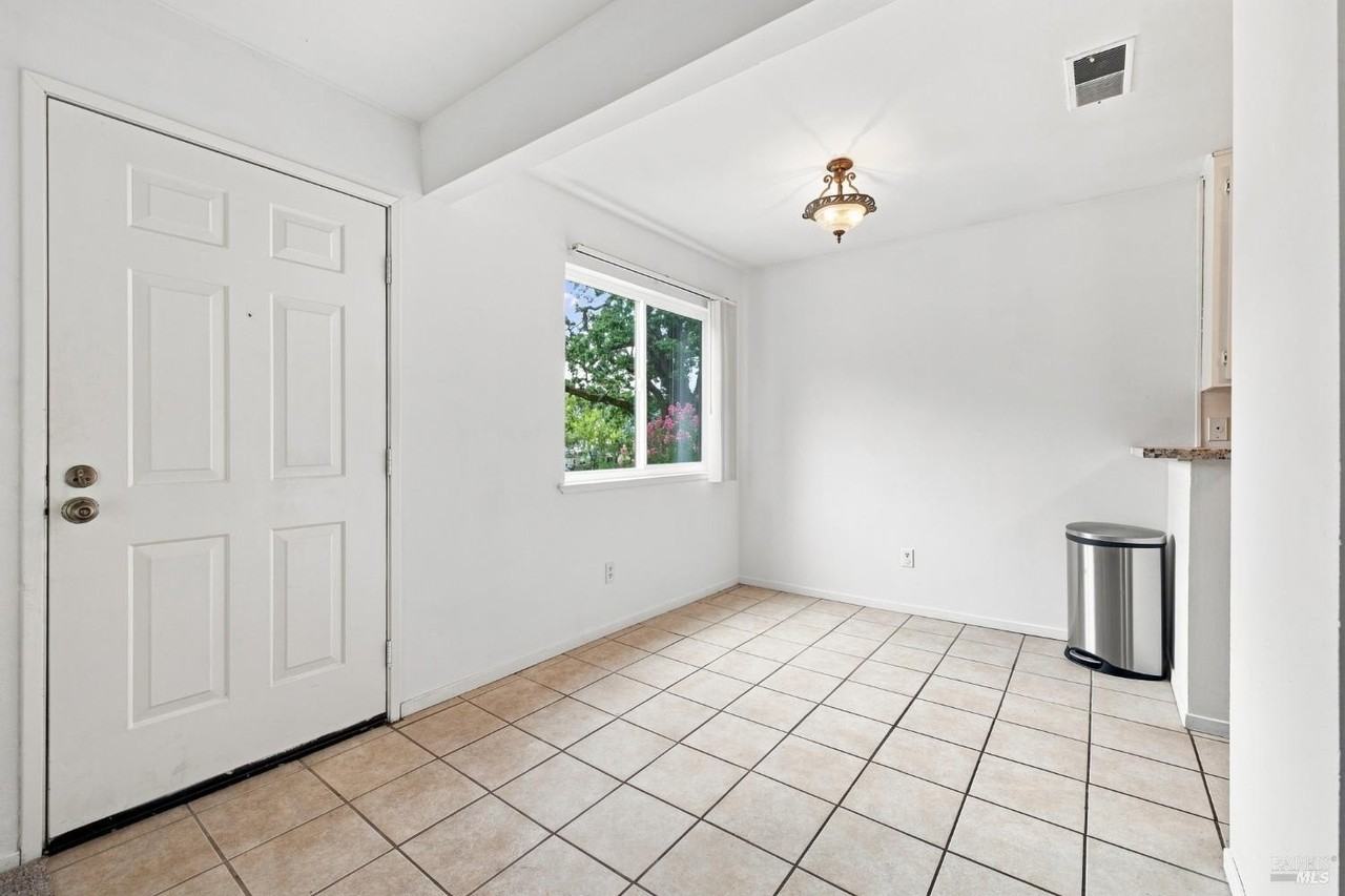 184 W Agua Caliente Rd - Photo 7 of 26