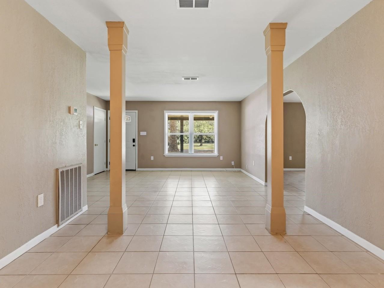 620 S Blueberry St - Photo 7 of 29
