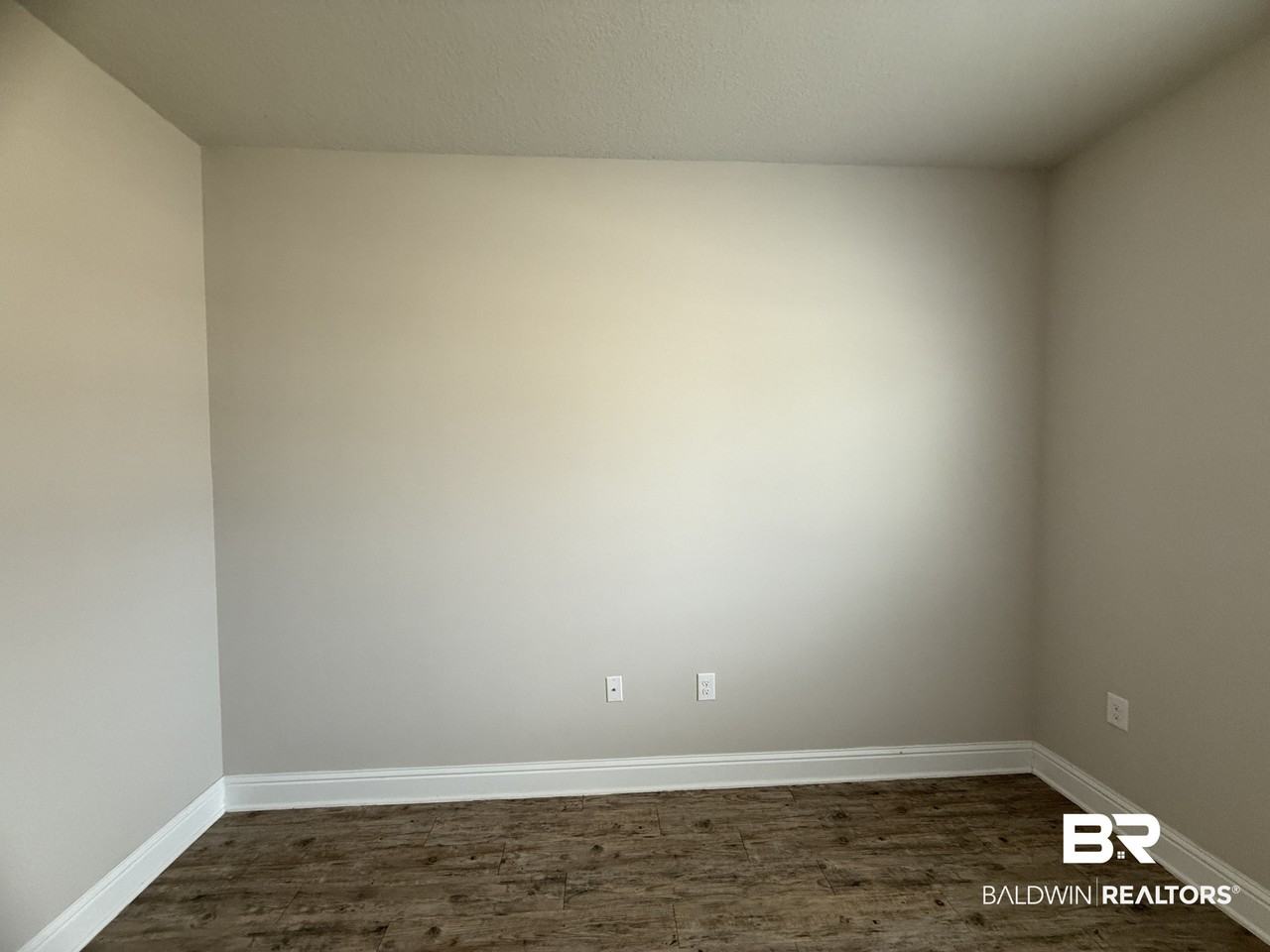 24568 Kipling Ct - Photo 5 of 11