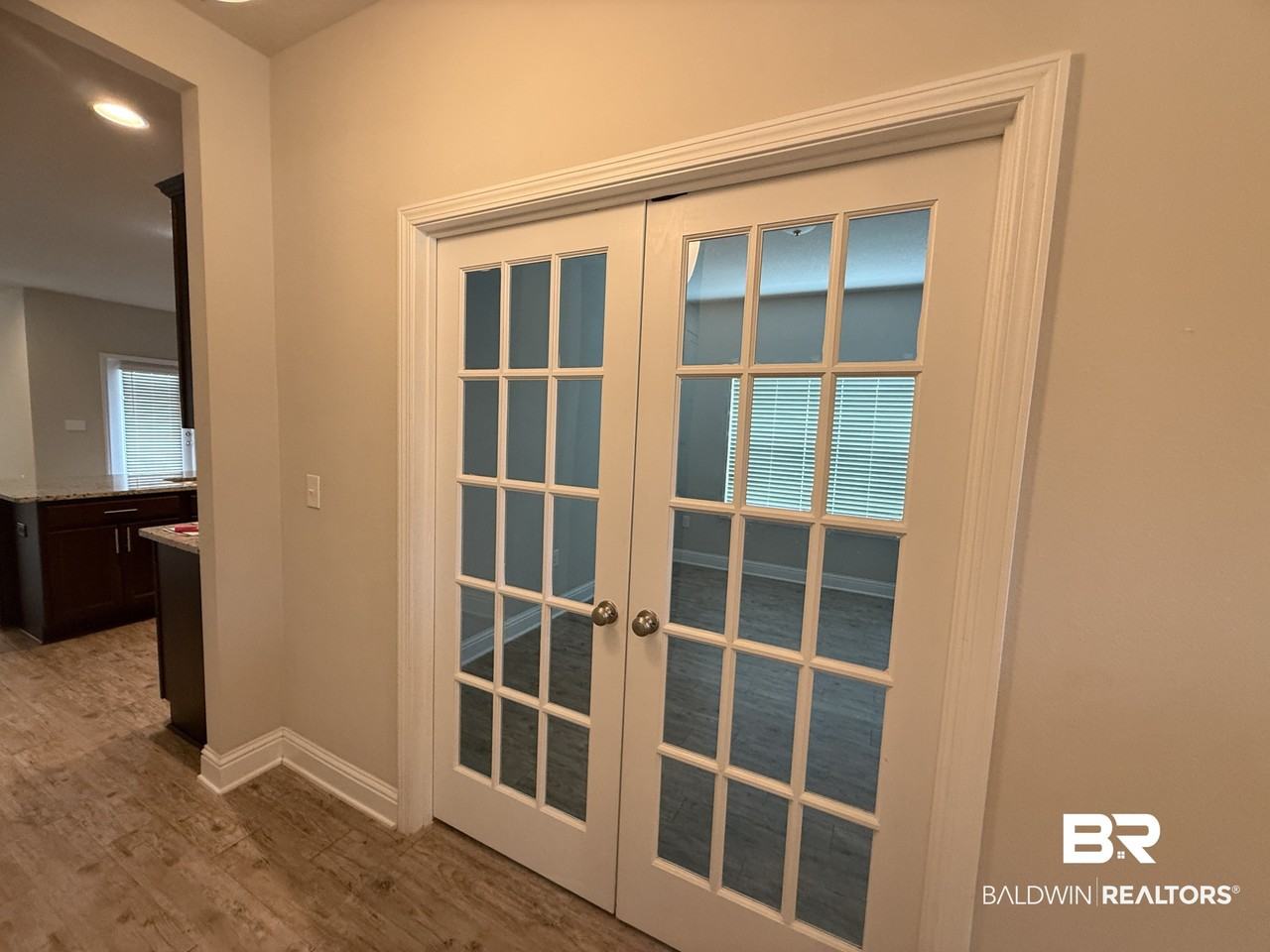 24568 Kipling Ct - Photo 6 of 11