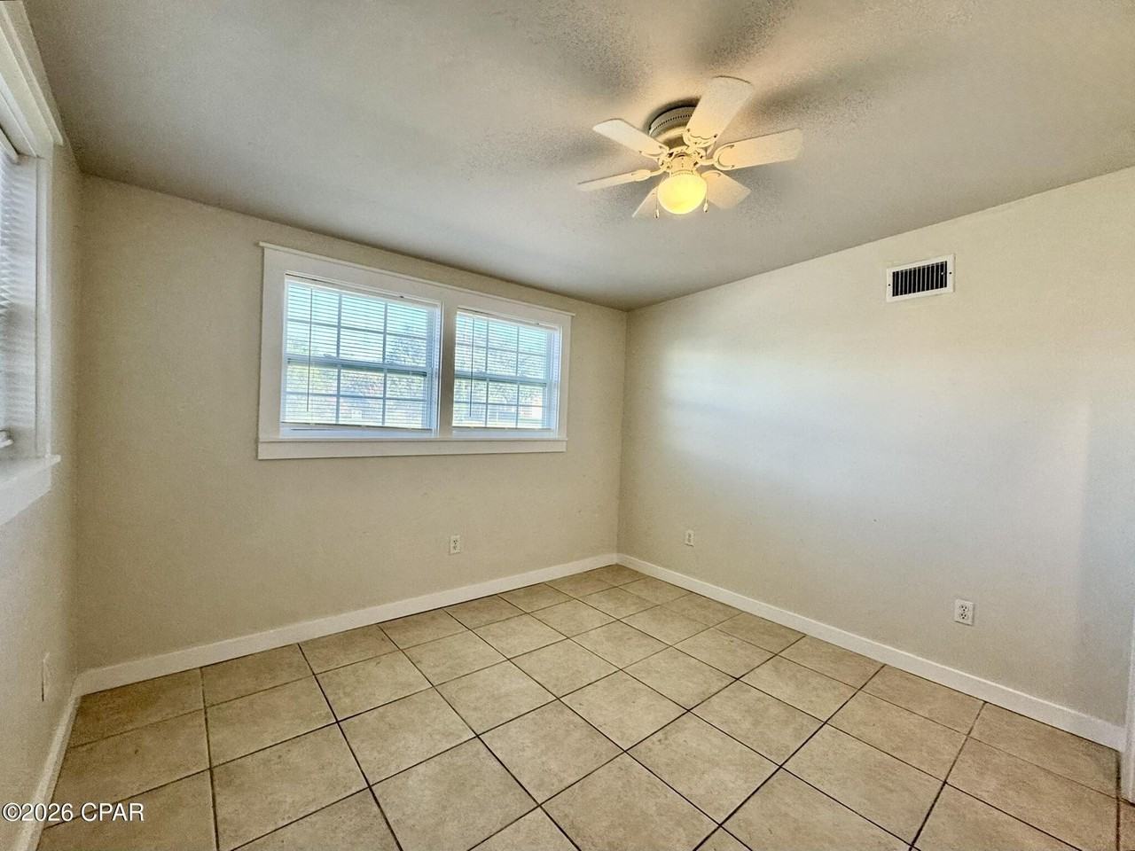106 N El Centro Blvd #B - Photo 4 of 8