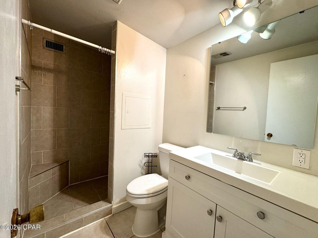 106 N El Centro Blvd #B - Photo 7 of 8