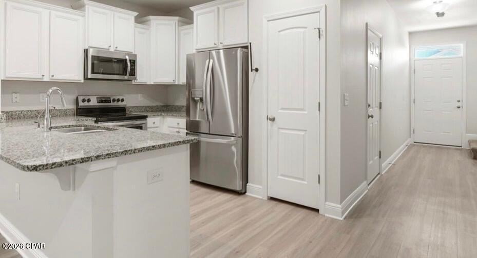 1881 Pointe Dr - Photo 4 of 14
