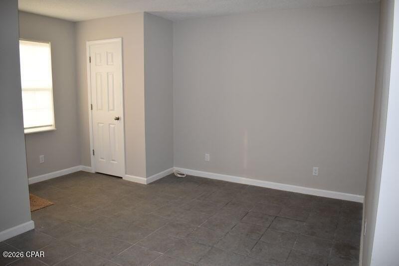 4006 E 11th St #E - Photo 3 of 9