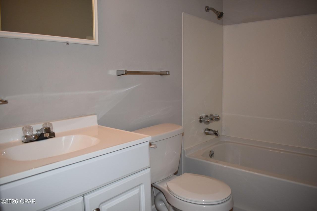 4006 E 11th St #E - Photo 6 of 9
